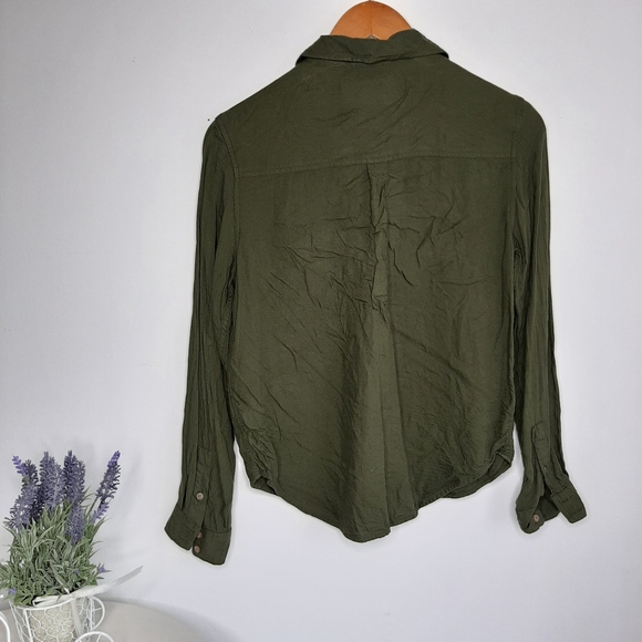 Forever 21 Olive Button Down Blouse size S - Picture 3 of 3